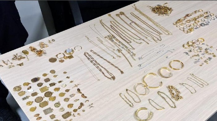Serbian police arrests Albanian national from Macedonia with one kilo of gold on his neck
