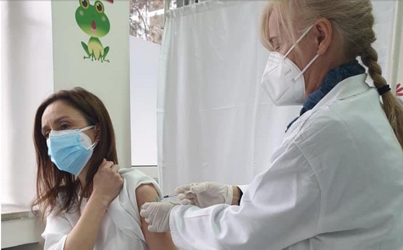No obstacle for Macedonian citizens to get vaccinated in Serbia if they receive proper confirmation, says Health Ministry