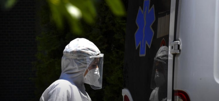 Infected members of Parliament who came to vote in biohazard suits violated the law