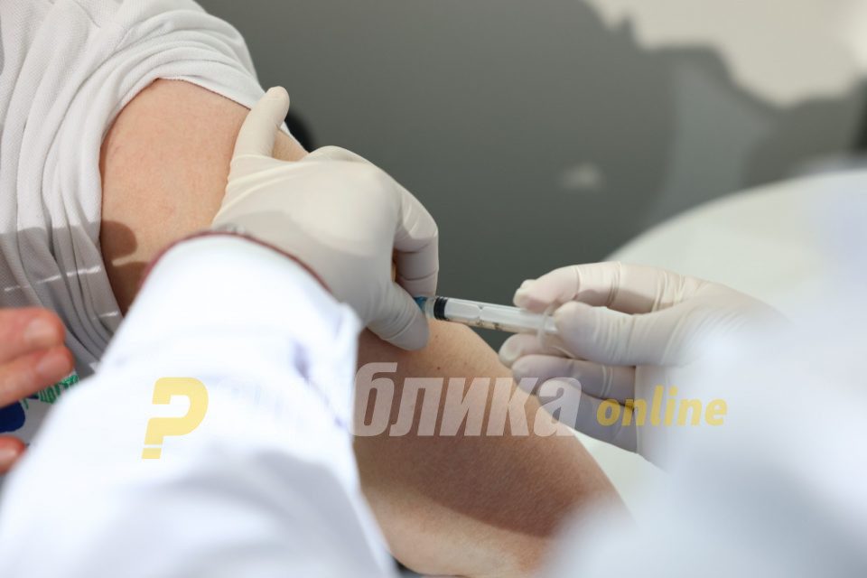 Macedonian diplomats plan a mass vaccination trip to Serbia