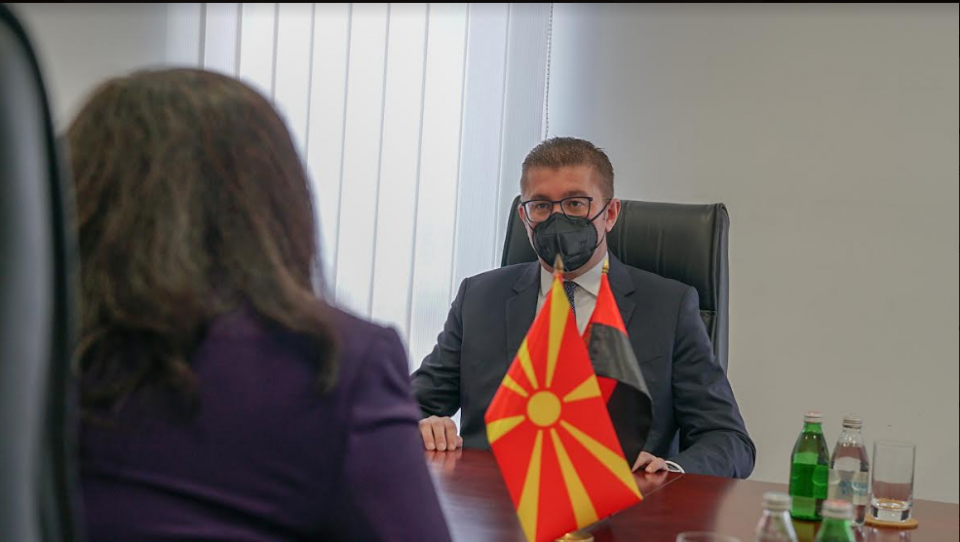 Mickoski calls for UN assistance in providing Macedonia with vaccines during his meeting with UN coordinator Dudziak