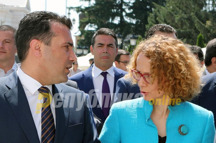 Zaev directs journalists to ask Sekerinska about their split at the top of the SDSM party