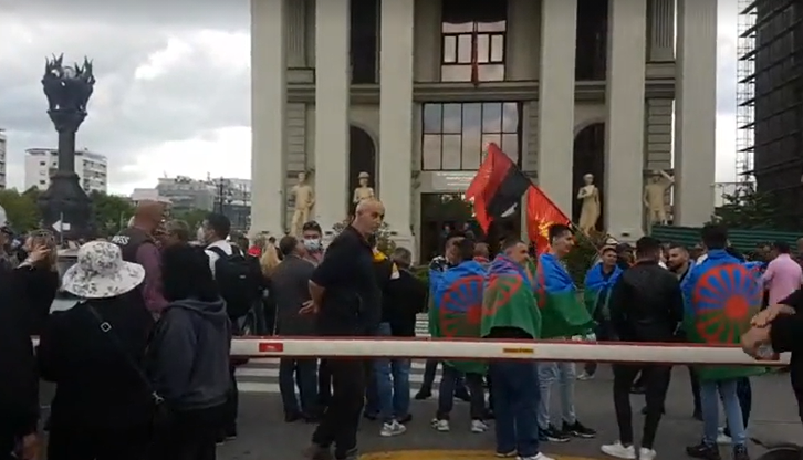 VMRO-DPMNE resumes protests in front of the Ministry of Foreign Affairs building