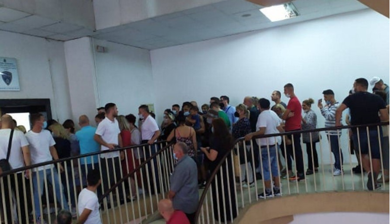 Chaos reigns in the Interior Ministry as citizens wait for hours for passport procedures