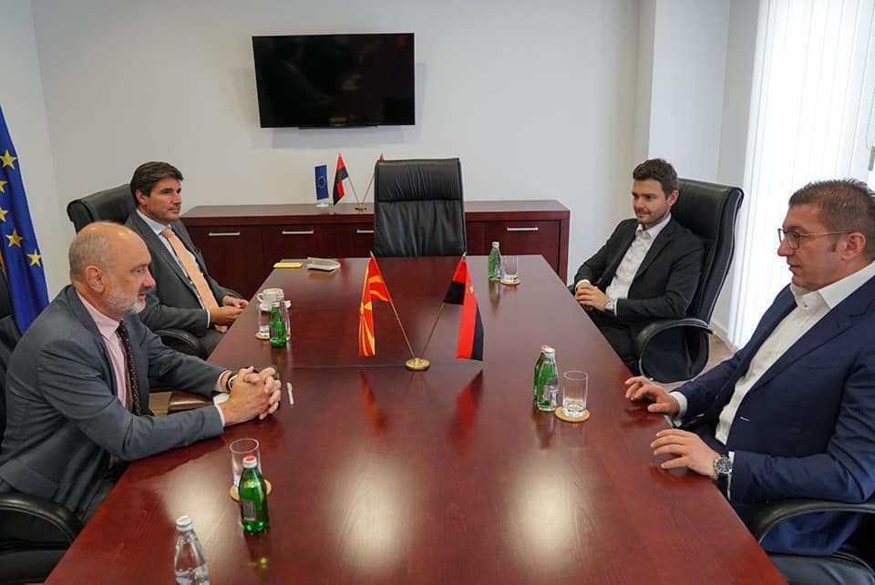 Mickoski meets with EU Ambassador to Macedonia, David Geer