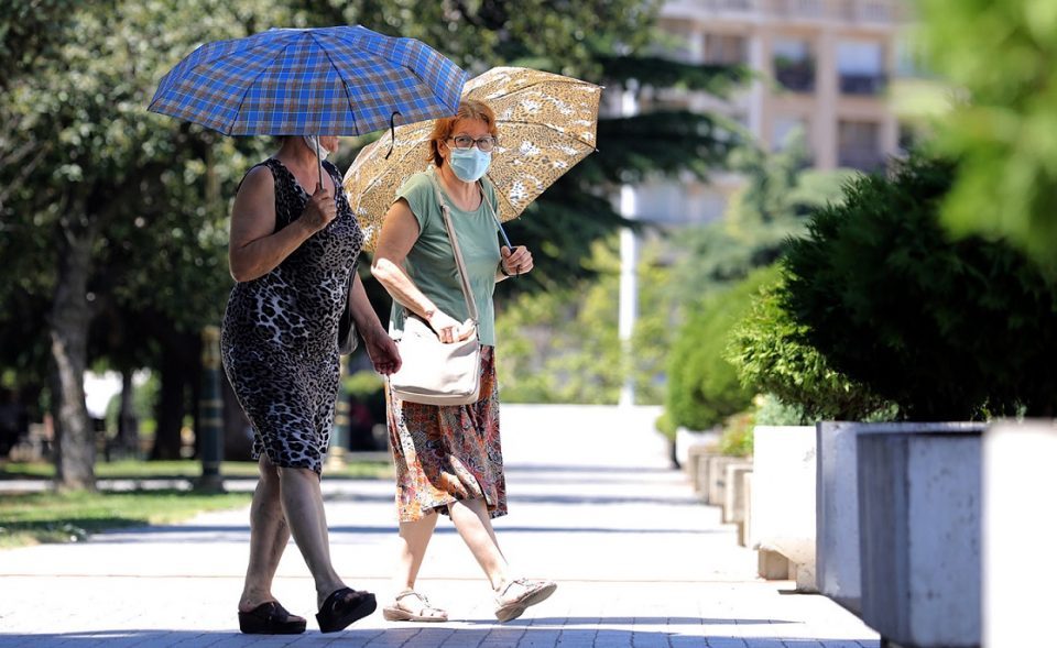 Companies told to exempt pregnant women and the elderly from work because of the heatwave