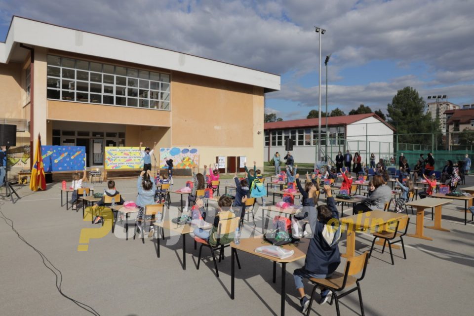 Students in Macedonia return to schools after 52 weeks, new school year starts