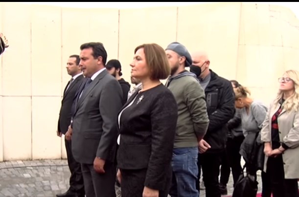 Zaev faced by protesters during his visit to the WW2 monument in Prilep, told one that he “should go see a psychiatrist”