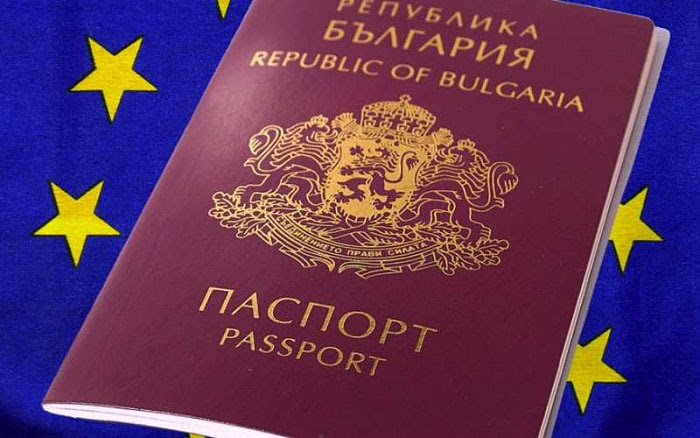 Bulgarian passports for Macedonian citizens not a problem for the European Commission