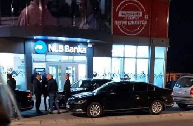 Zaev goes to a party meeting in Butel with official vehicles and escort