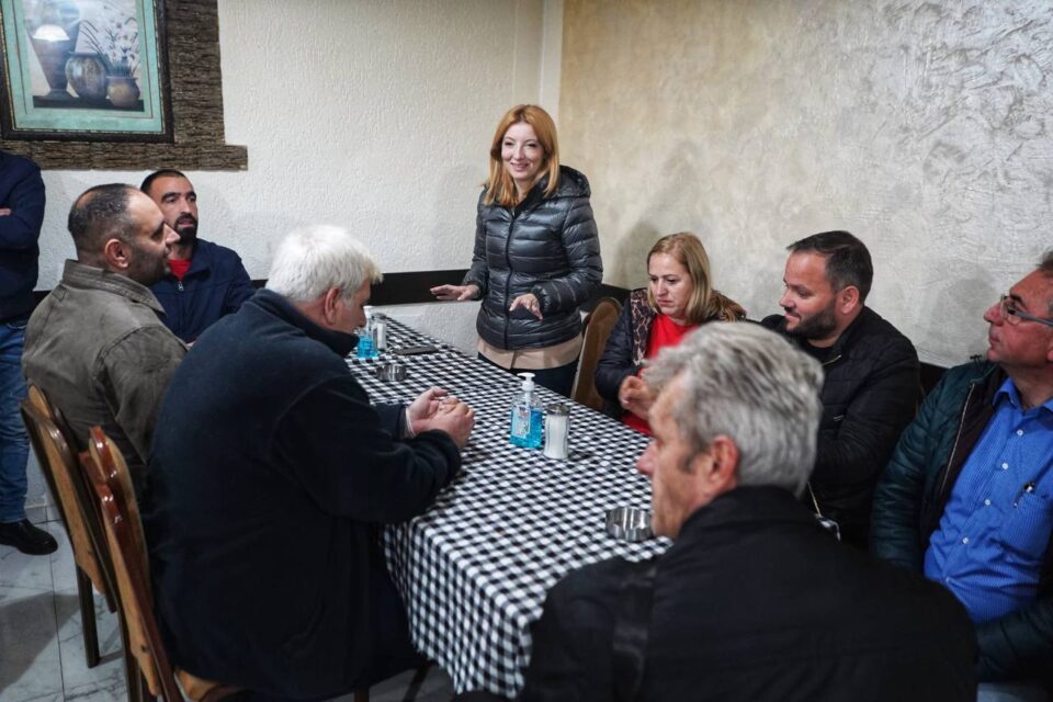 Arsovska campaigns in Saraj – one of the few areas of Skopje that favored Silegov
