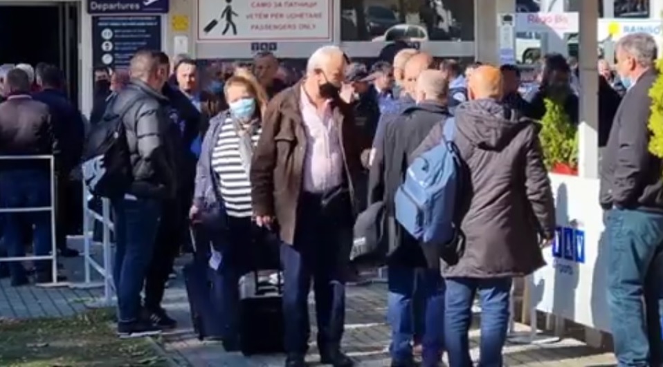 Planeloads of Albanian emigrants come to Kicevo to vote in the run-off