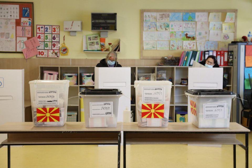 Voters elect mayors in 44 municipalities