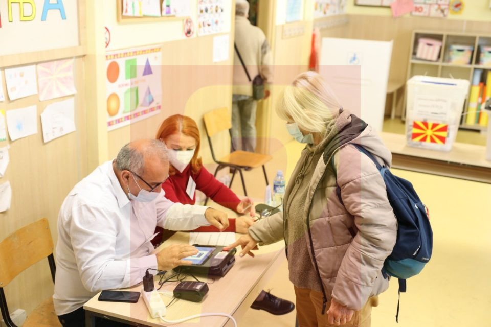 1,598 observers, journalists and translators accredited for the second round of local elections