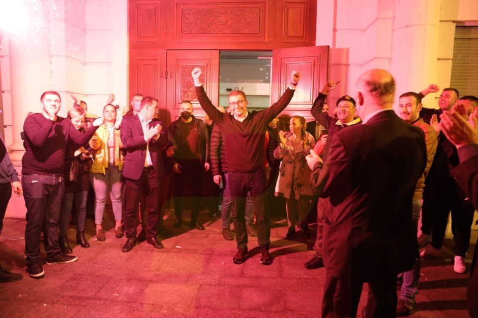 Mickoski addresses his jubilant supporters, declares a major victory for VMRO-DPMNE