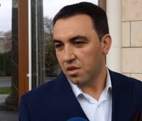 Defense attorney Dauti sarcastically congratulates prosecutor Rustemi on a politically motivated decision of the Skopje court