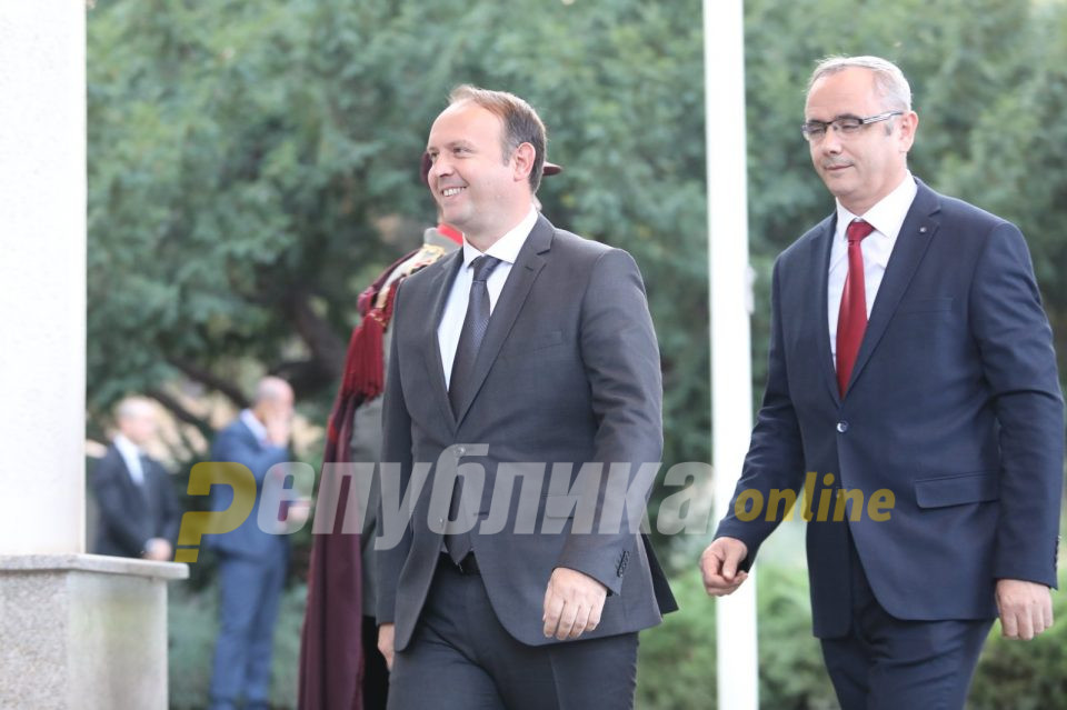 Gashi to assess at the meeting whether Zaev is lying or really wants to save Macedonia