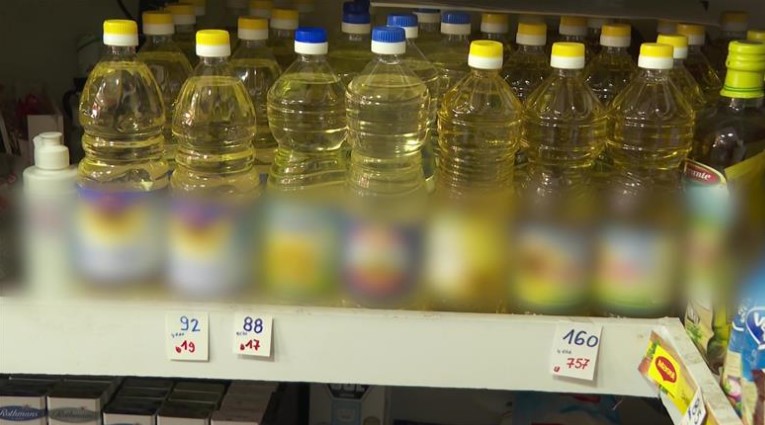 Inflation watch: Some cooking oil brands now sell for 2 EUR per liter
