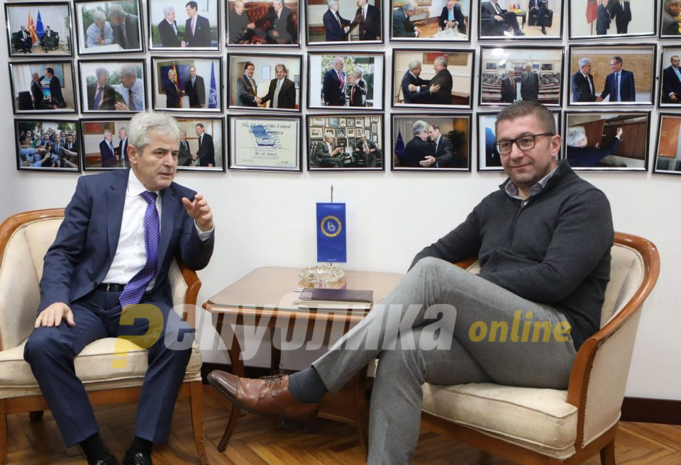 Mickoski after meeting with Ahmeti: We should stop groveling before Bulgaria