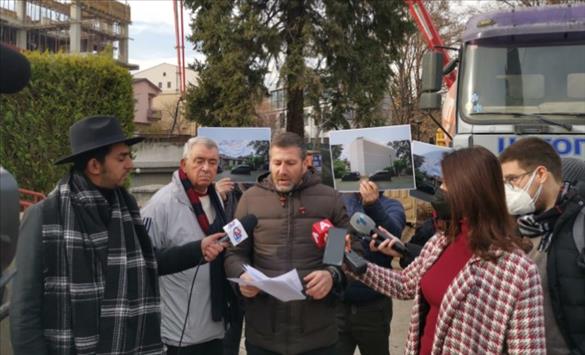 Supporters of a huge new development in downtown Skopje accuse its detractors of hypocrisy