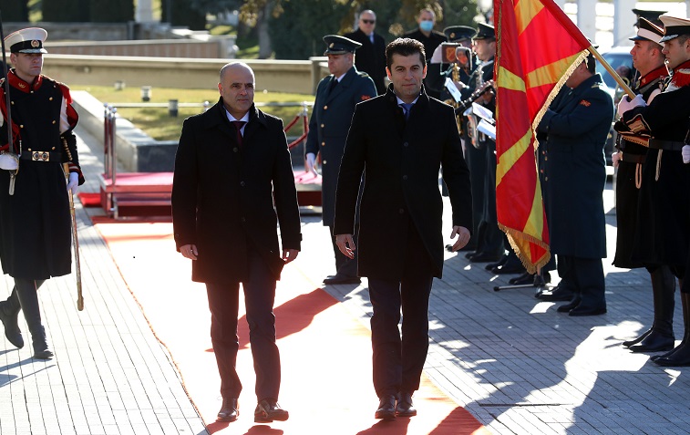 Governments of Macedonia and Bulgaria begin intensive negotiations that are supposed to unblock the EU path