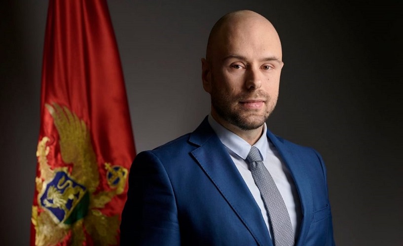 The Foreign Minister of Montenegro had to cancel his visit to Macedonia due to political turmoil at home
