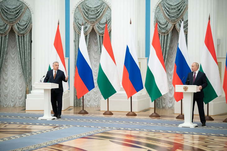 V4: Hungary receives Russian gas for one-fifth of market price in Europe