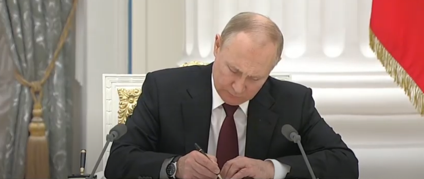 Putin signs decree recognizing independence of Donetsk and Luhansk