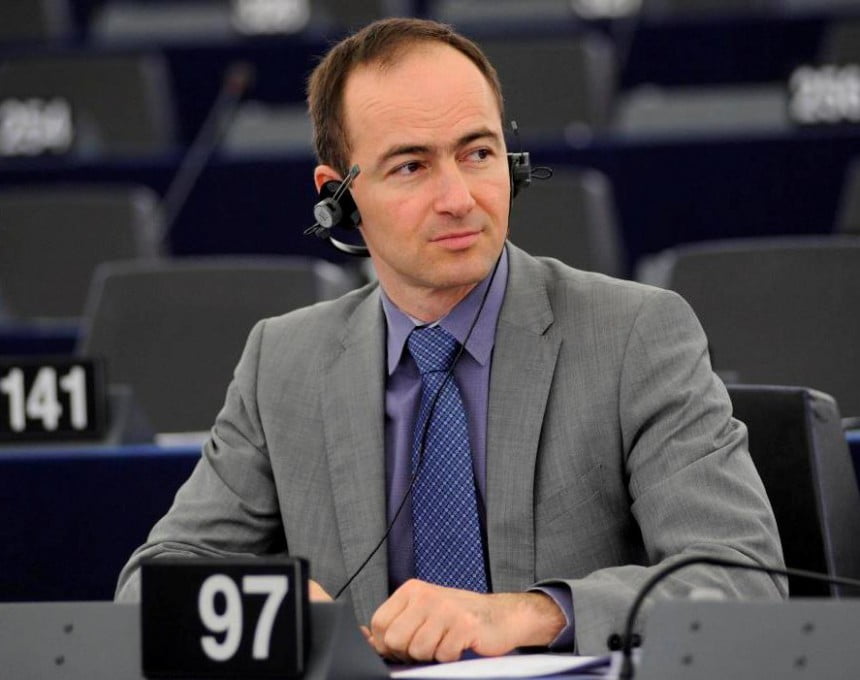 MEP Kovatchev demands that all Macedonians with Bulgarian passports be named, after only 3,500 registered in the census