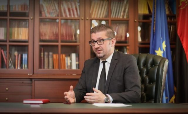 Mickoski calls on Xhaferi to stop violating the rules of the Parliament