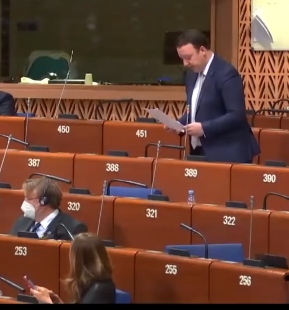Zaharieva shocked after Nikoloski’s speech about the Macedonians in Strasbourg was met with applause