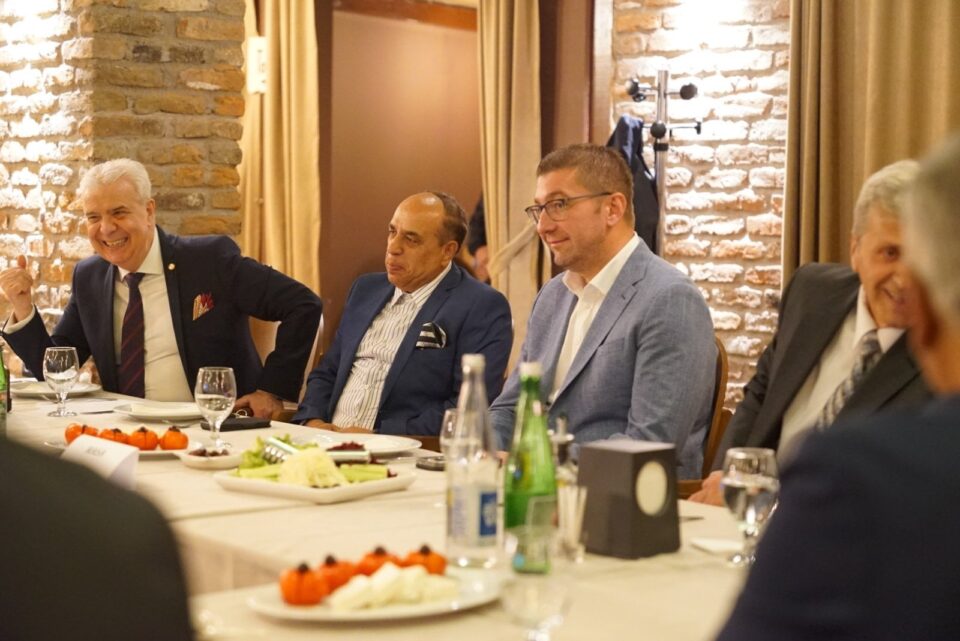 Mickoski attends iftar dinner with party members and friends