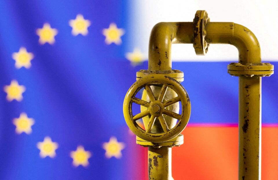 EU announces a gradual embargo on Russian oil
