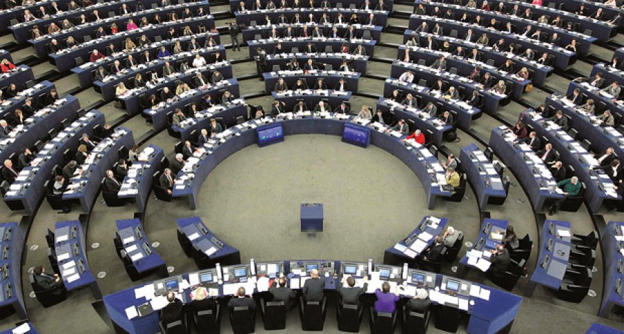 Bulgarian historians to try to convince MPs in European Parliament of their position on Macedonia