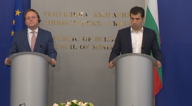 Genchovska: Petkov promised Varhelyi he would lift Macedonia veto
