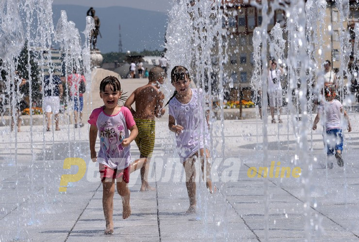 Sunny and hot weather with temperatures up to 34°C