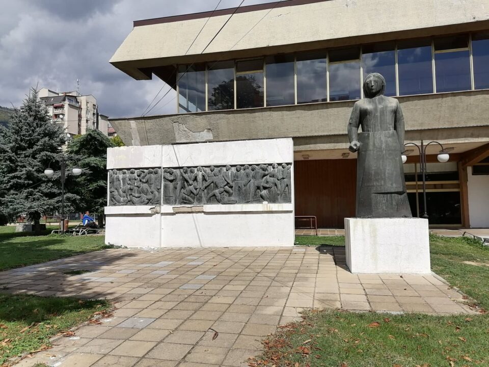 Monument to Revolution in Tetovo vandalized