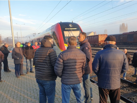 New batch of “parasites”: VMRO-DPMNE to reveal the salaries of the heads in “Macedonian Railways”