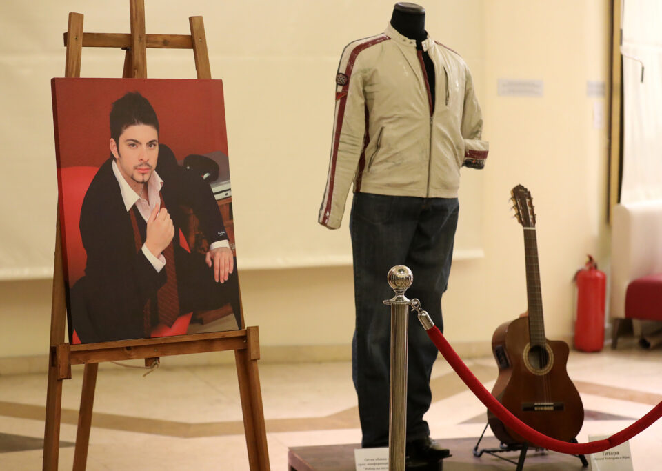 Exhibition in honor of Tose Proeski opens in the Museum of the Macedonian struggle for independence