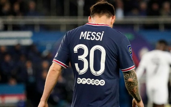 Messi to stay with PSG for another year
