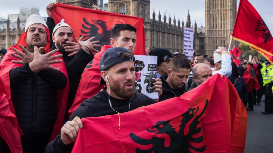 Britain announced the expulsion of thousands of Albanian migrants