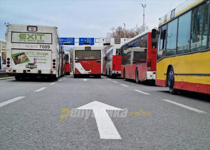 Third day of private bus transporters blockades in Skopje