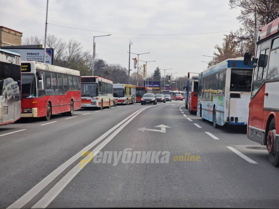 Private bus transporters demand a meeting with the Prime Minister, the Government does not want to take away the City’s authority