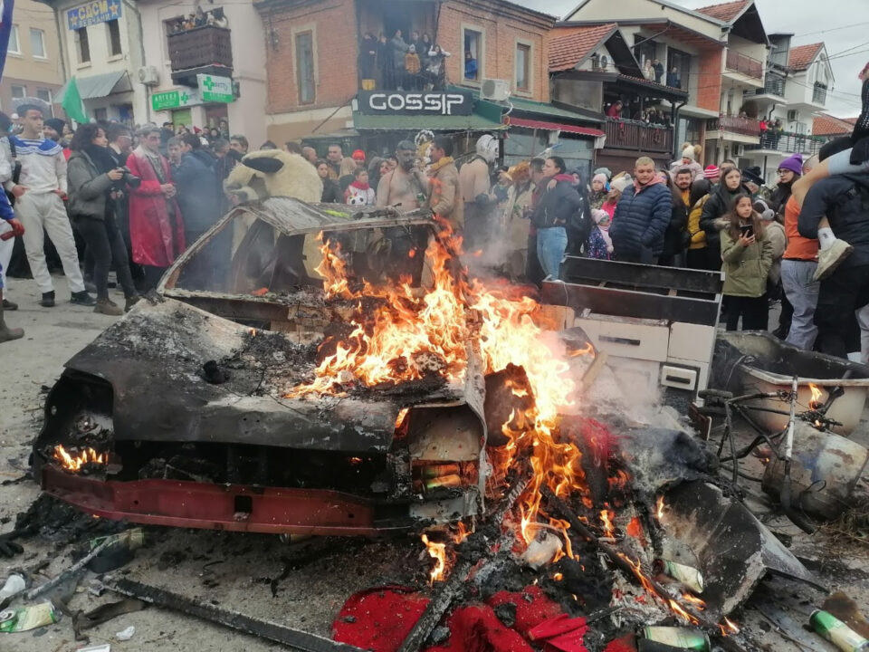 Vevcani Carnival ends with burning of the masks