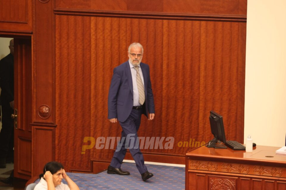 What it means to have a father who is official – Talat Xhaferi’s son took the bar exam without graduating from university in order to become a prosecutor