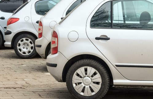 Suspicious group of car resellers causes concern in Skopje
