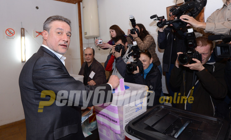 Branko Crvenkovski plans to return to politics, could split his SDSM party
