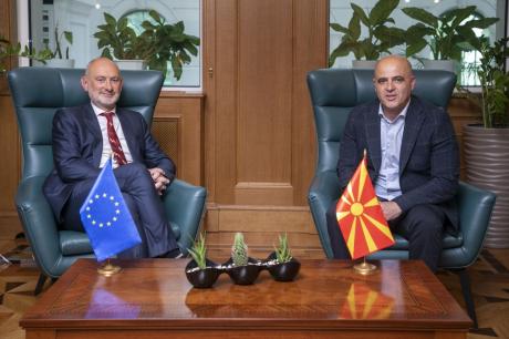 PM Kovacevski met EU Ambassador Geer: The screening process is moving within the established schedule