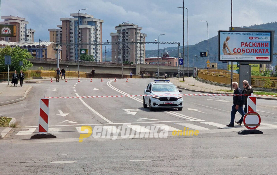 Skopje Mayor Arsovska claims that there is no serious damage on the key Vardar river bridge