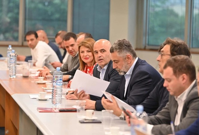 SDSM lives in a parallel reality: They decided to continue the talks with VMRO-DPMNE, despite the opposition ending the debate last week
